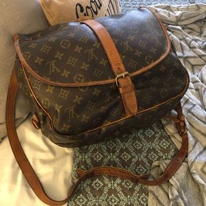 Authentic Louis Vuitton Saumur 35 Crossbody